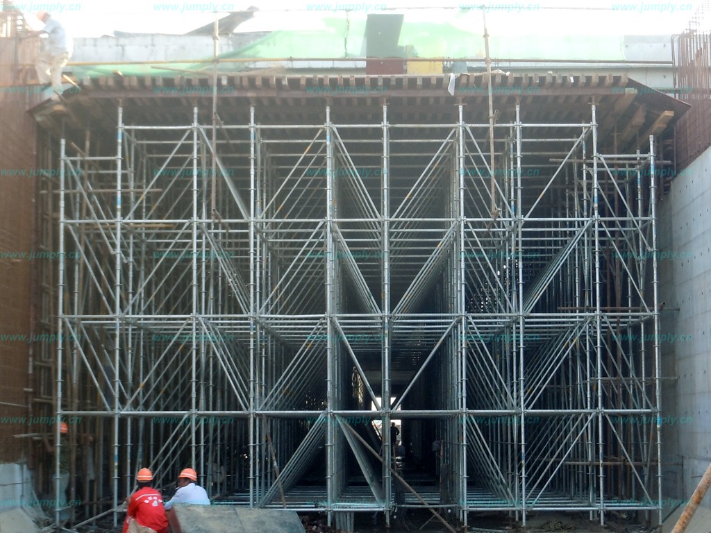 “承插型盤扣式腳手架，搭建好助手，效率有保障”